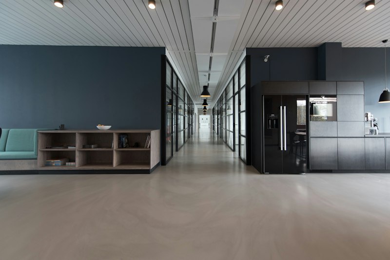 Commercial building washing